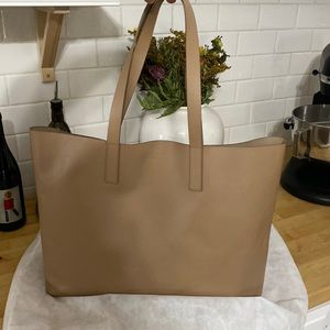 Everlane day market tote light taupe